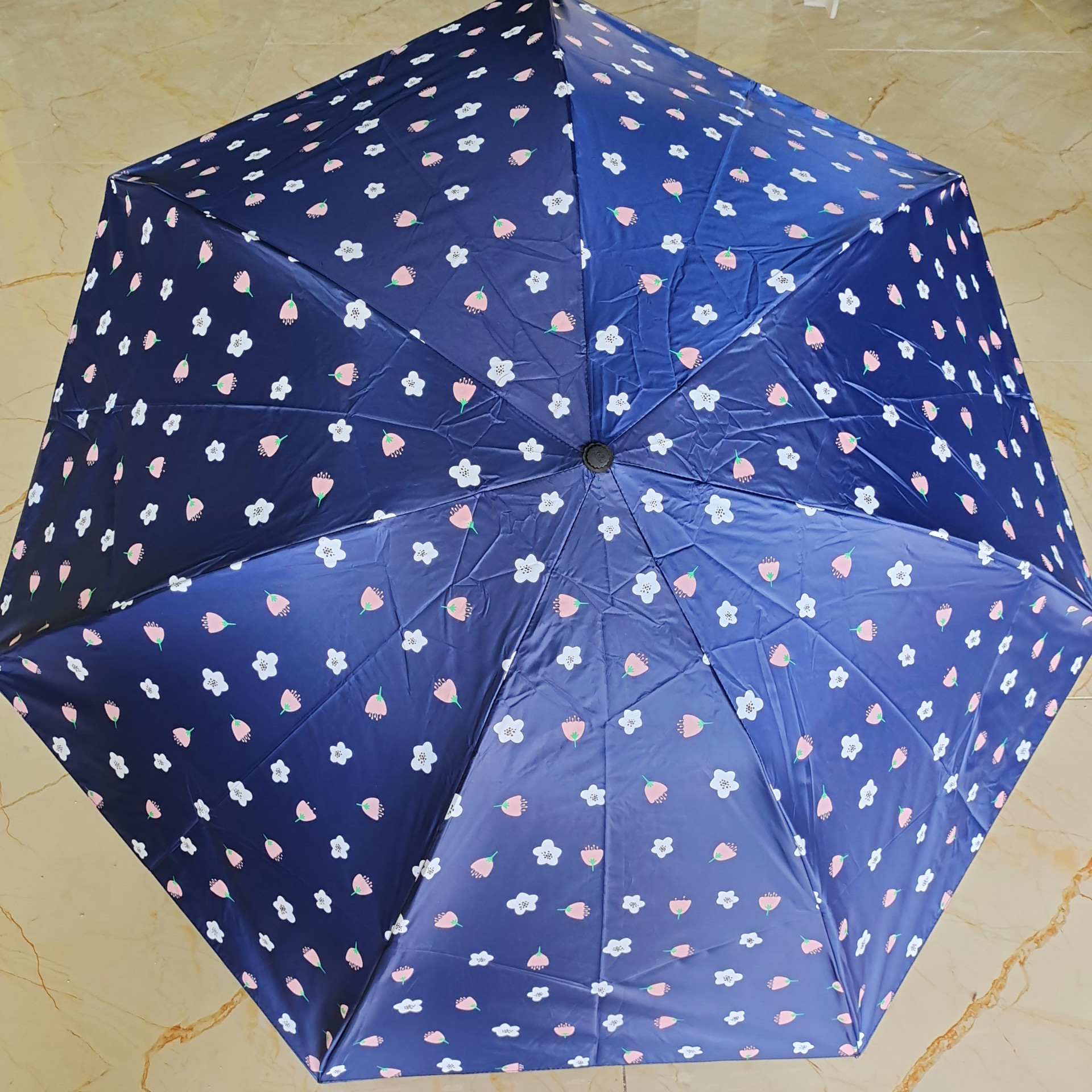 天堂夏季三折黑胶晴雨铅笔伞简约清甜假日轻巧方便uva卡通