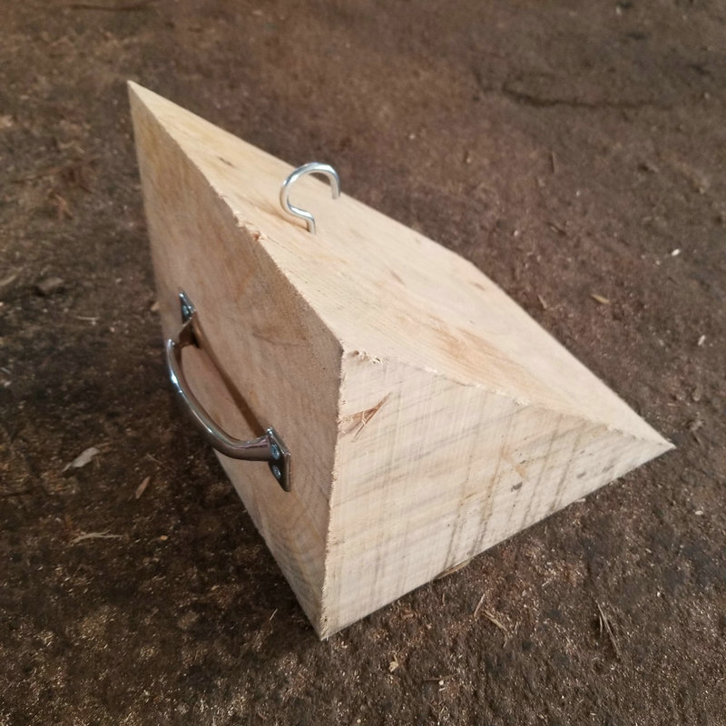 常规三角木汽车止退防滑三角垫木 木质型材三角木定位器定制加工