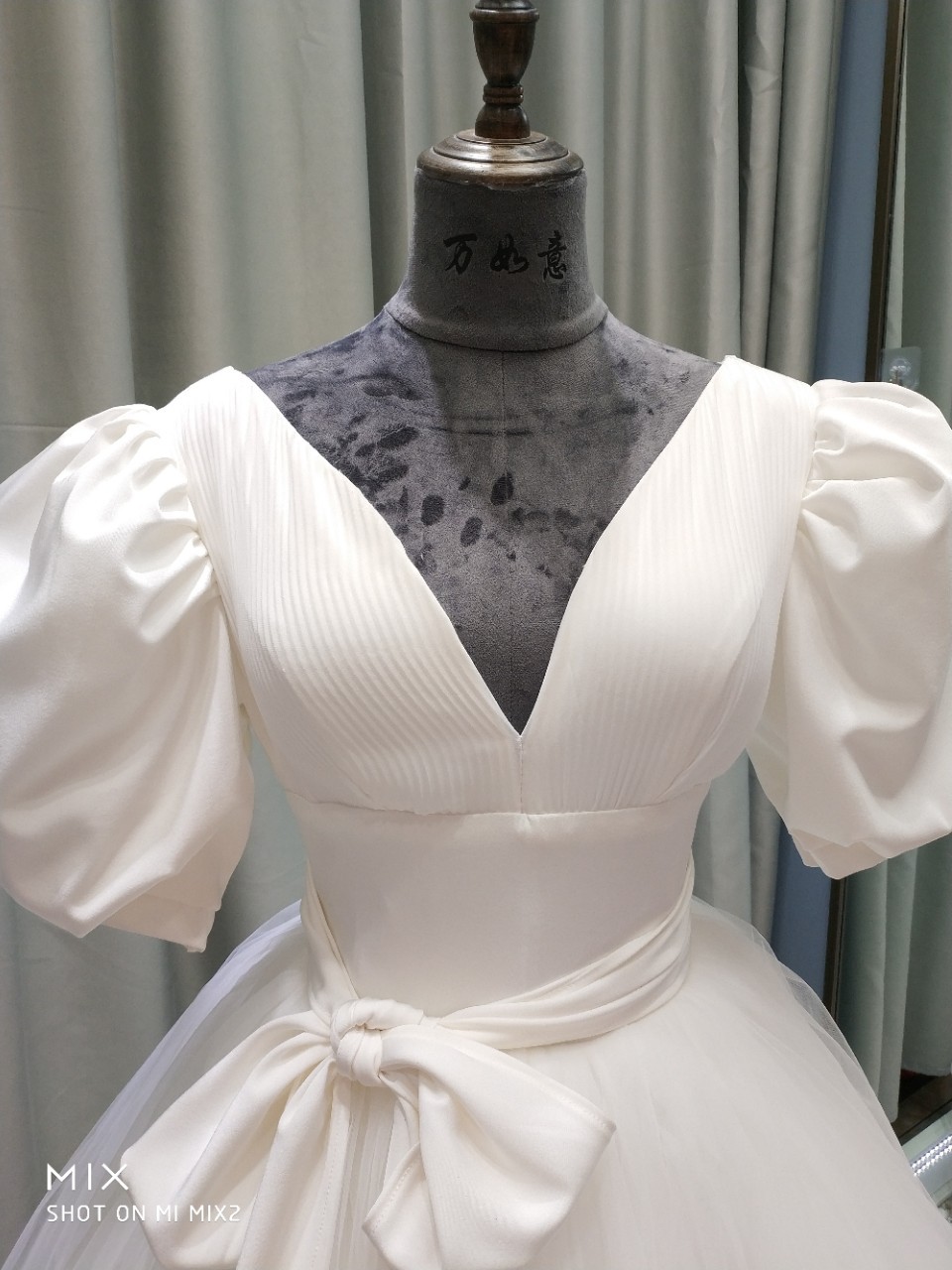 泡泡袖意大利缎公主袖2022新款韩版风琴褶皱齐地婚纱