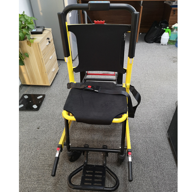 隆世洲 履带式电动爬楼轮椅担架老年人上下楼梯爬楼机