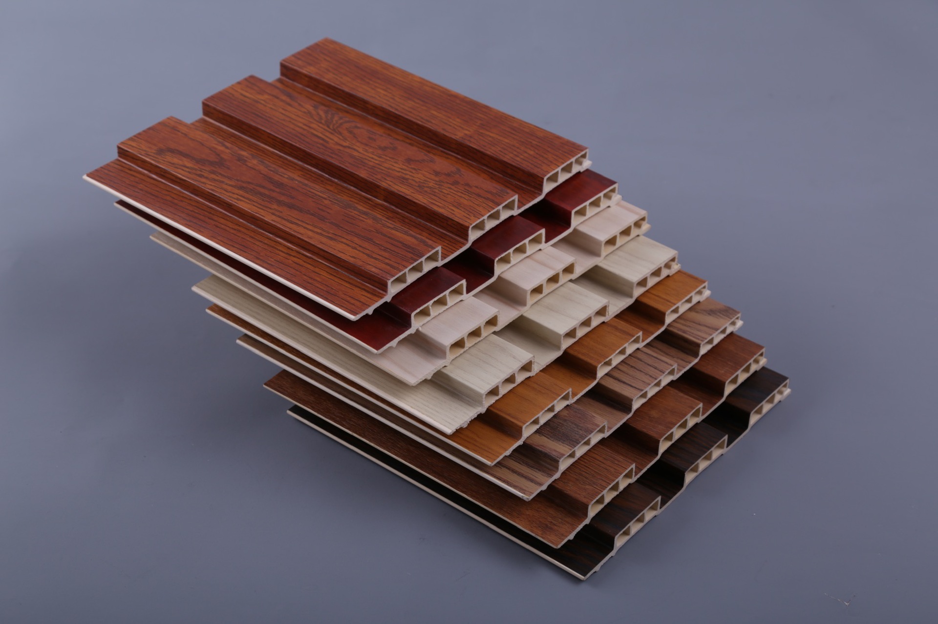 厂家批发195覆膜大长城 环保生态木长城板吊顶材料 绿可木护墙板