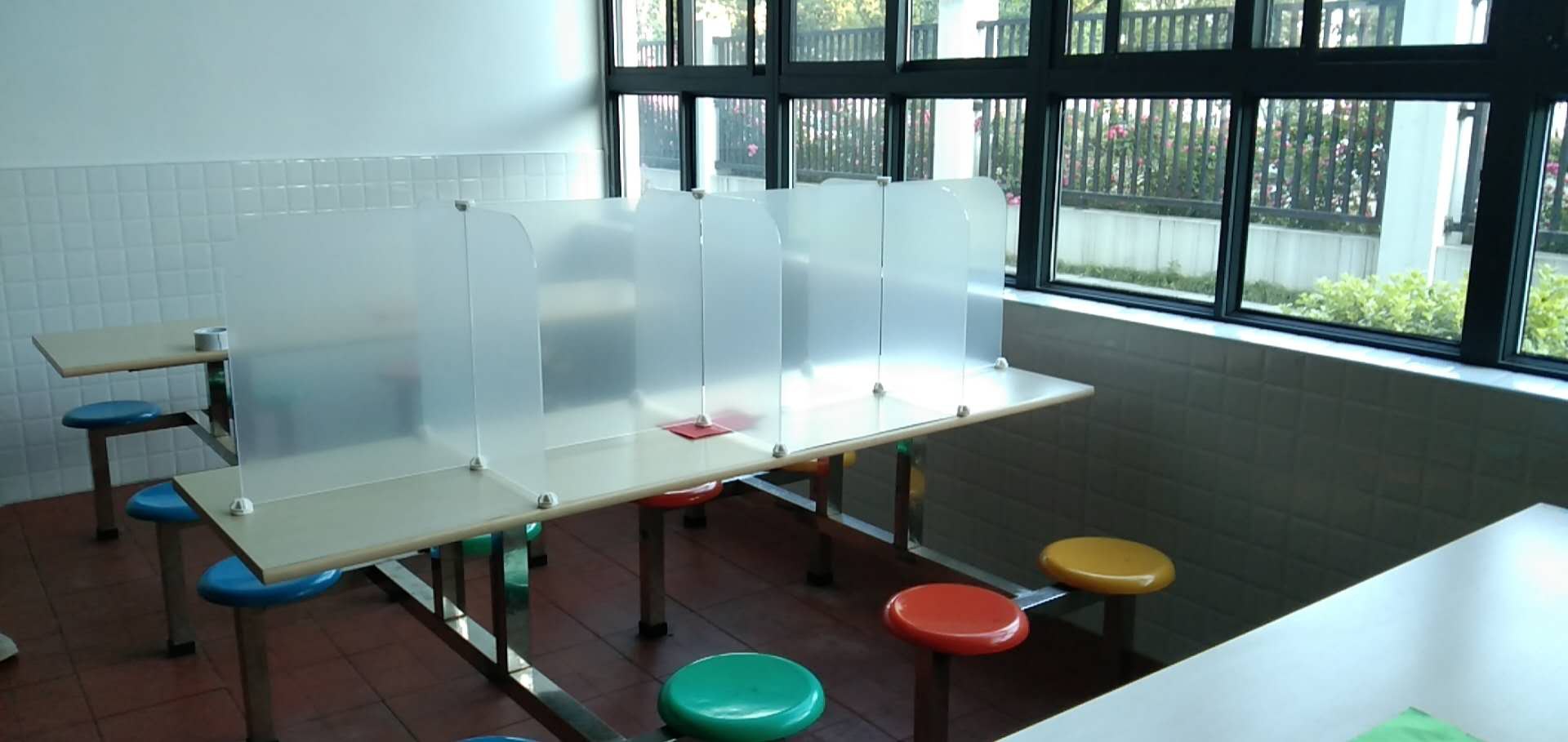 定做透明亚克力隔离板学校食堂餐厅复工防疫防飞沫十字挡板隔板