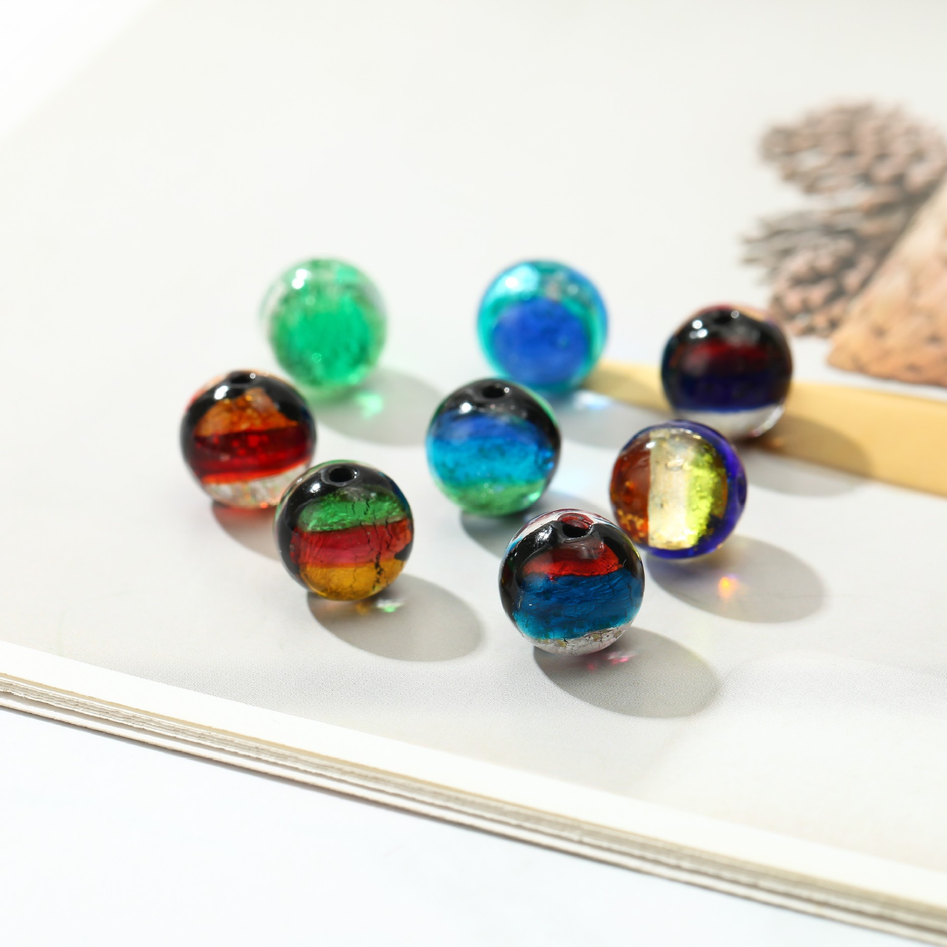 晗钰缘 梦幻彩箔双面夜光琉璃散珠diy饰品配件日式琉璃珠手工材料