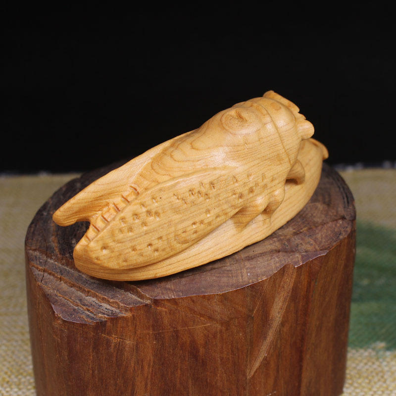 厂家直销 崖柏雕刻手把件 一鸣惊人 木质品木雕根雕工艺品手把件