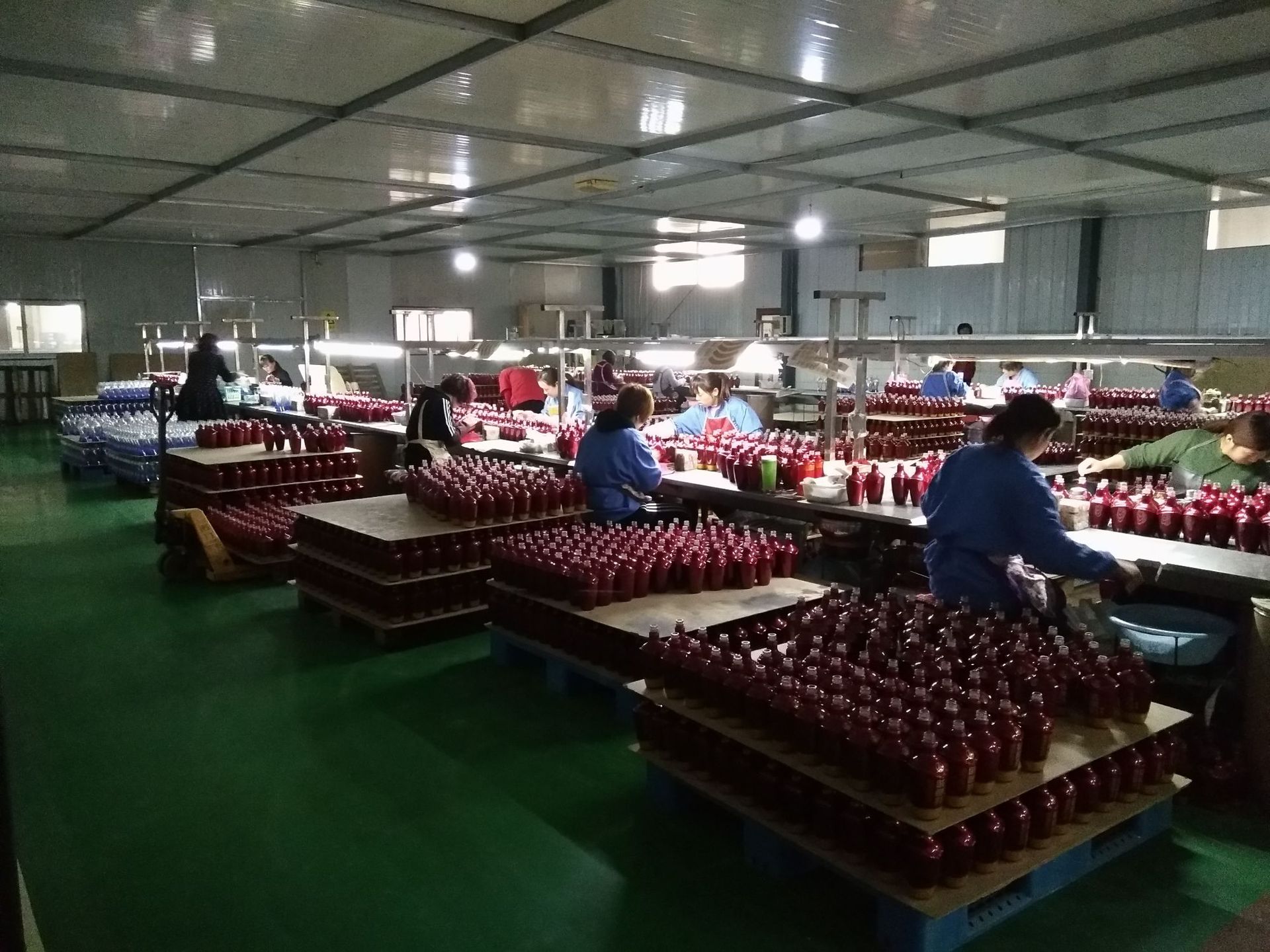 精美简约晶白料红酒洋酒果酒果汁玻璃瓶包装瓶-阿里巴巴