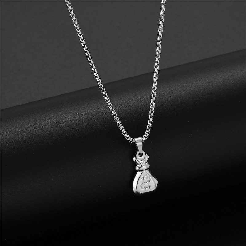 Trending Unique All-Match Titanium Steel Pendant Korean Style New Purse Short Accessories Necklace Women's Simple Temperament Clavicle Chain