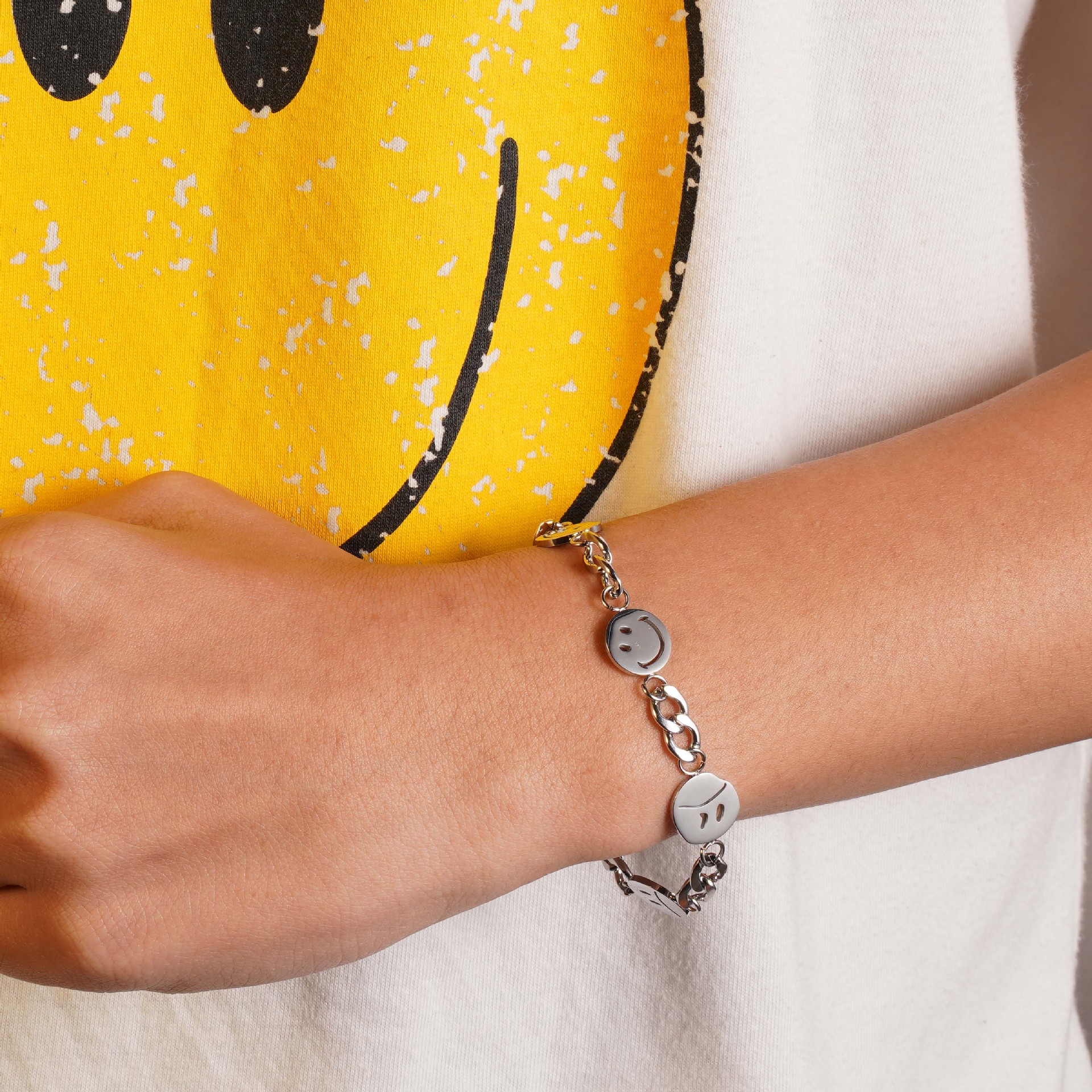 潮牌笑脸难过表情包手链男女嘻哈hiphop街头百搭镂空钛钢手饰批发