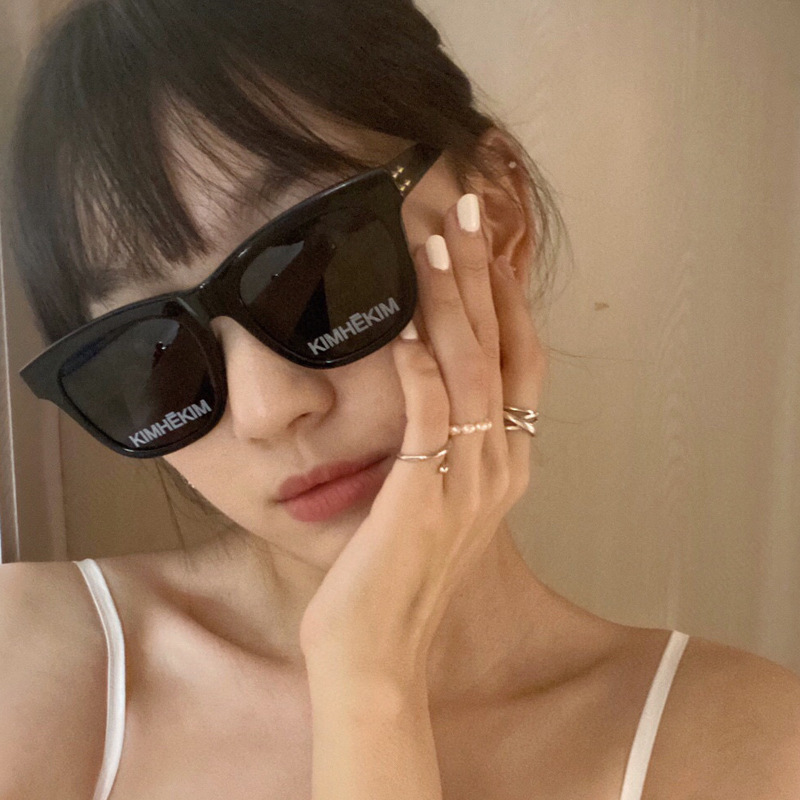 kimhekim墨镜女字母黑框偏光眼镜韩版潮网红太阳镜男潮2020年新款