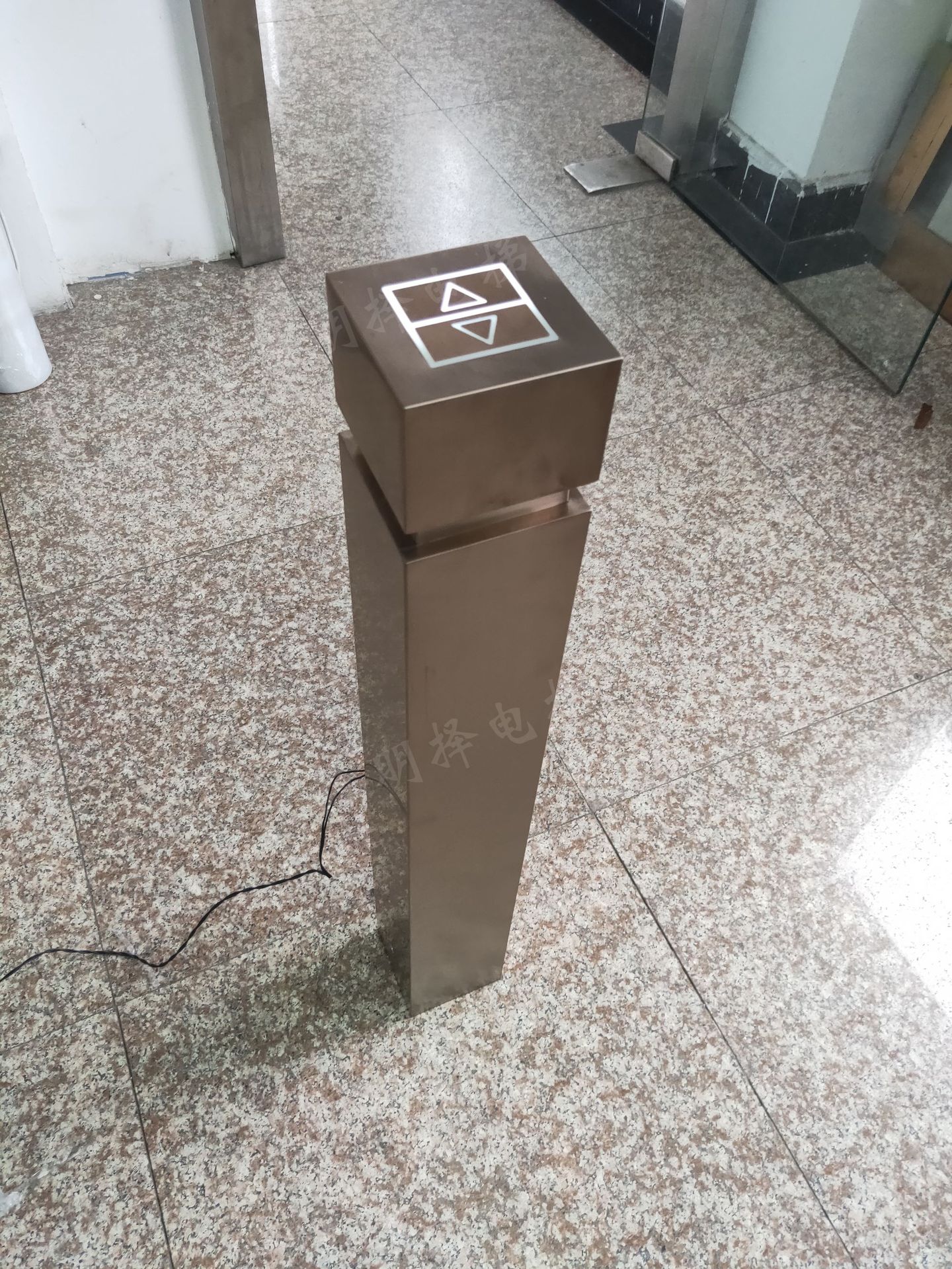 电梯立柱式外呼/方柱呼梯盒/玫瑰金柱式召唤盒mzl-22