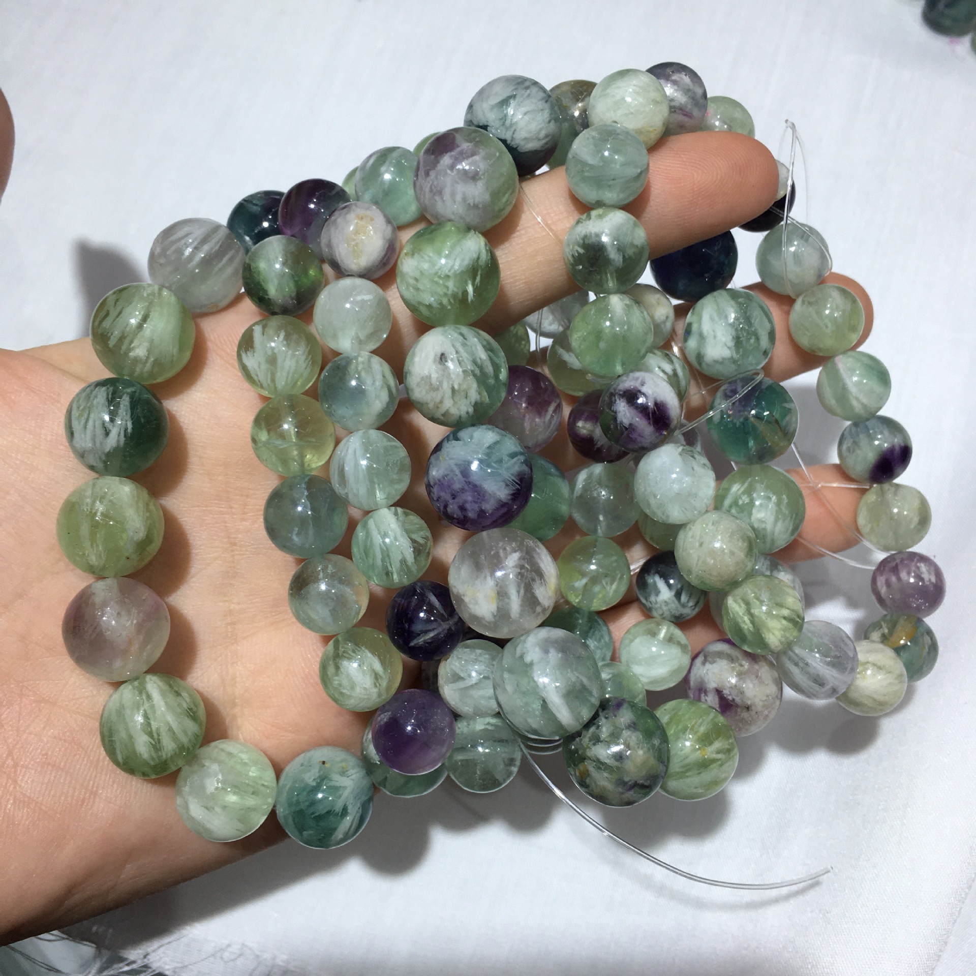 天然羽毛萤石手链手串 羽毛清晰漂亮 彩萤石单圈手链手串工厂直销