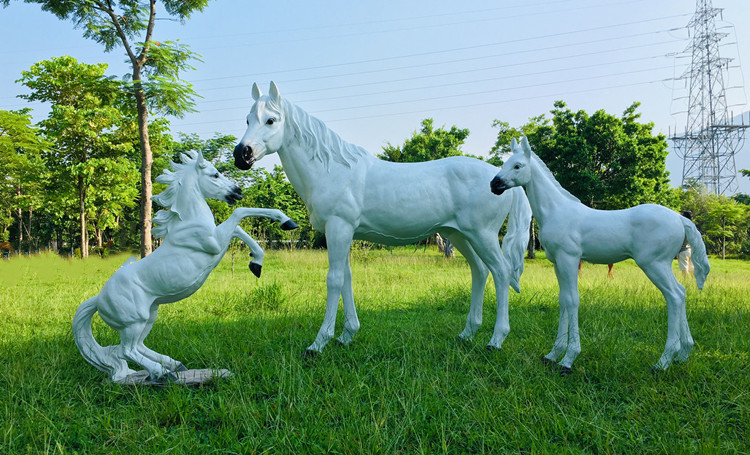 玻璃钢雕塑马大型摆件白马装饰户外庭院园林景观小品门店商场美陈