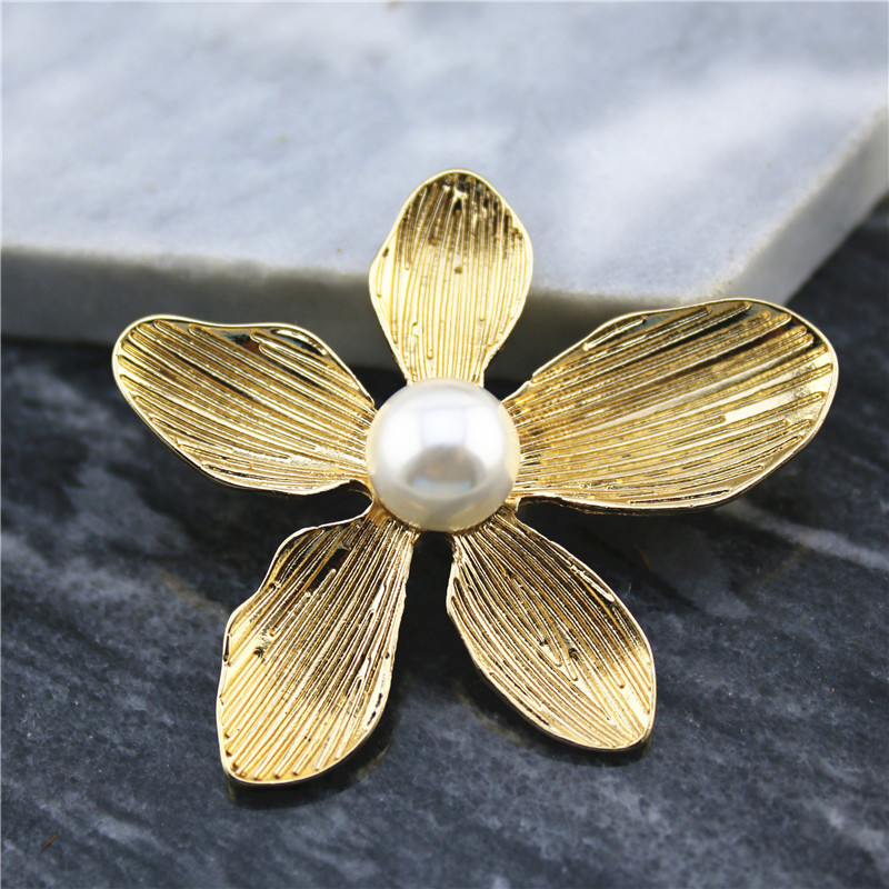 29成交4409个相似韩版梅花珍珠胸针复古文艺别针简约风柳条徽章女士