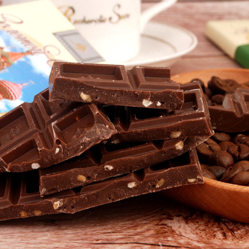 俄罗斯巧克力进口城堡榛仁夹心碎牛奶大板巧克力零售80g
