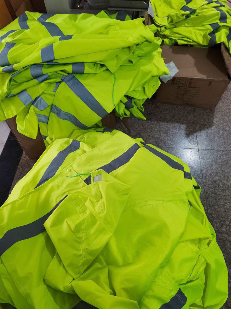 男款雨衣套装防汛执勤雨衣雨裤分体款成人牛津防水服荧光绿厂家