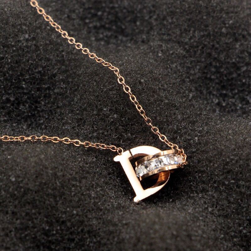 韩版玫瑰金d字双环钛钢项链女双扣锁骨链时尚百搭网红饰品不褪色