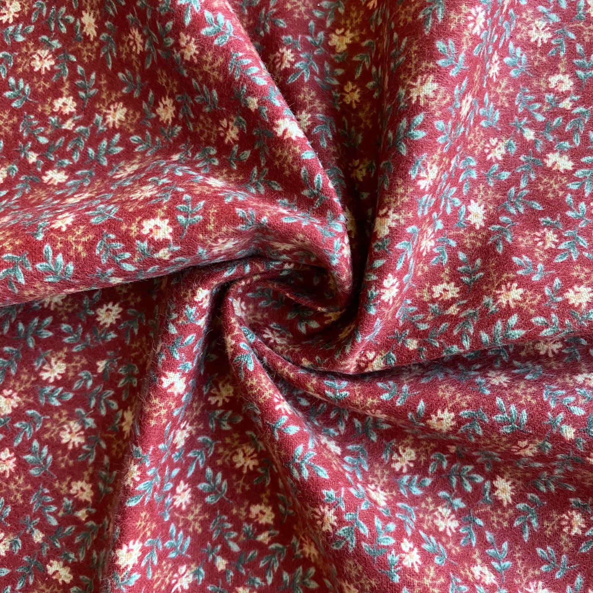 棉印花法兰绒磨毛布料 新款厚款秋冬小碎花棉袄围巾外套面料