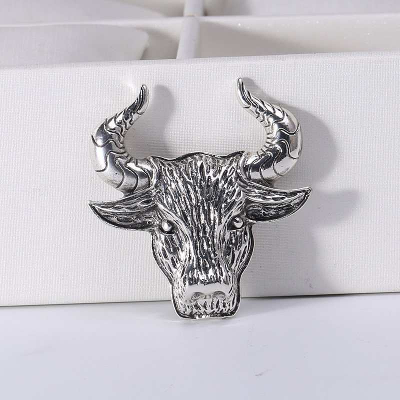 欧美复古牛头造型胸针 合金创意生肖牛胸花 吊坠两用大气服装配饰