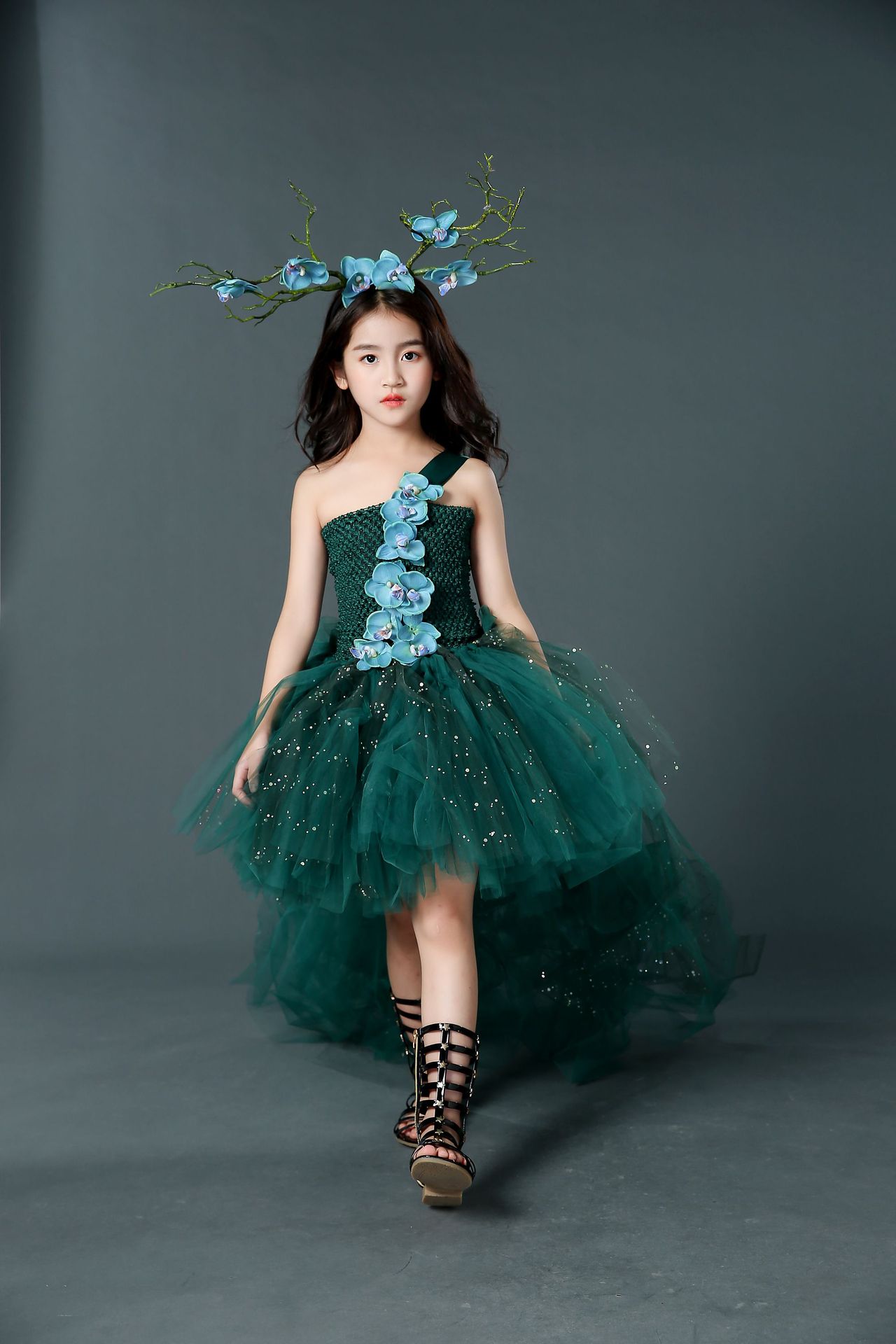 女童墨绿色礼服蓬蓬裙精灵森林系儿童摄影比赛万圣节服装模特走秀