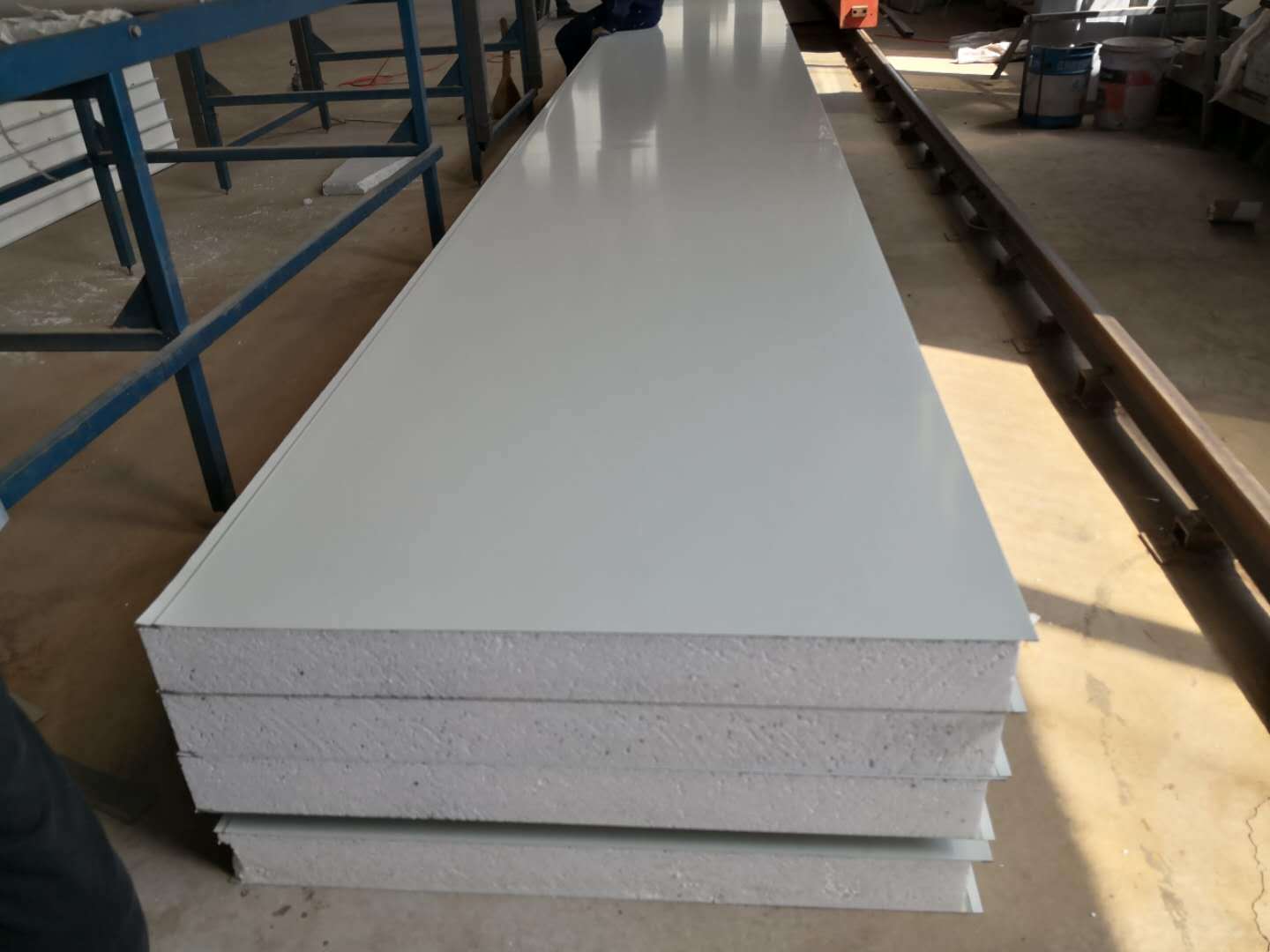 彩钢聚苯夹芯板eps夹芯板泡沫夹芯板9501150夹芯板