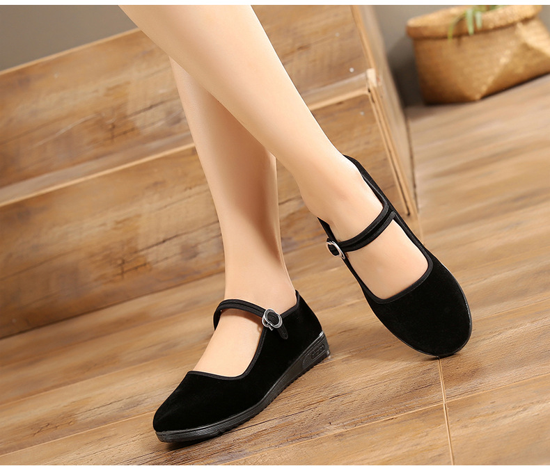 老北京布鞋女酒店工作软底防滑休闲一字带浅口绒面中老年妈妈布鞋