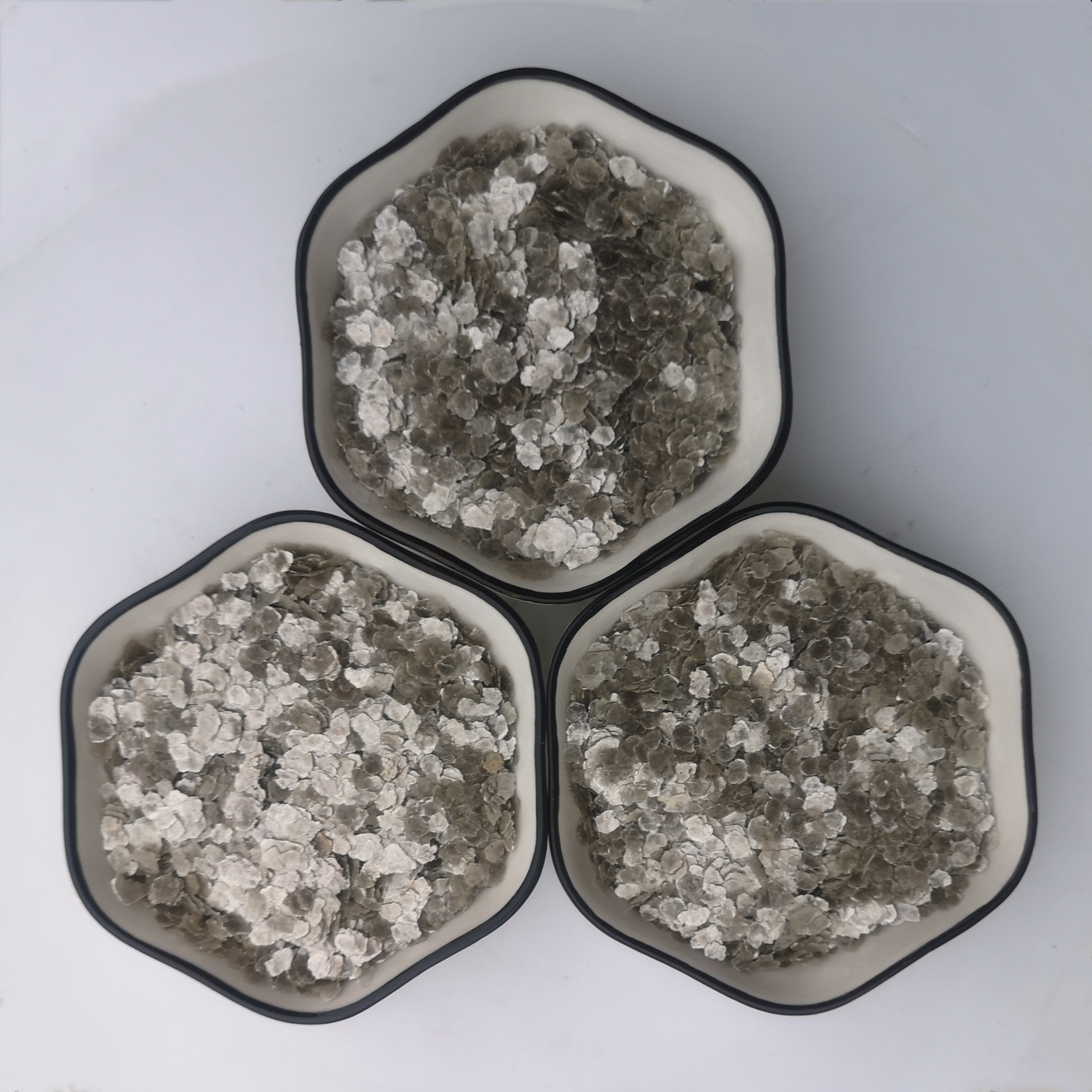 厂家直供白云母片真石漆岩片内外墙岩片风选岩片