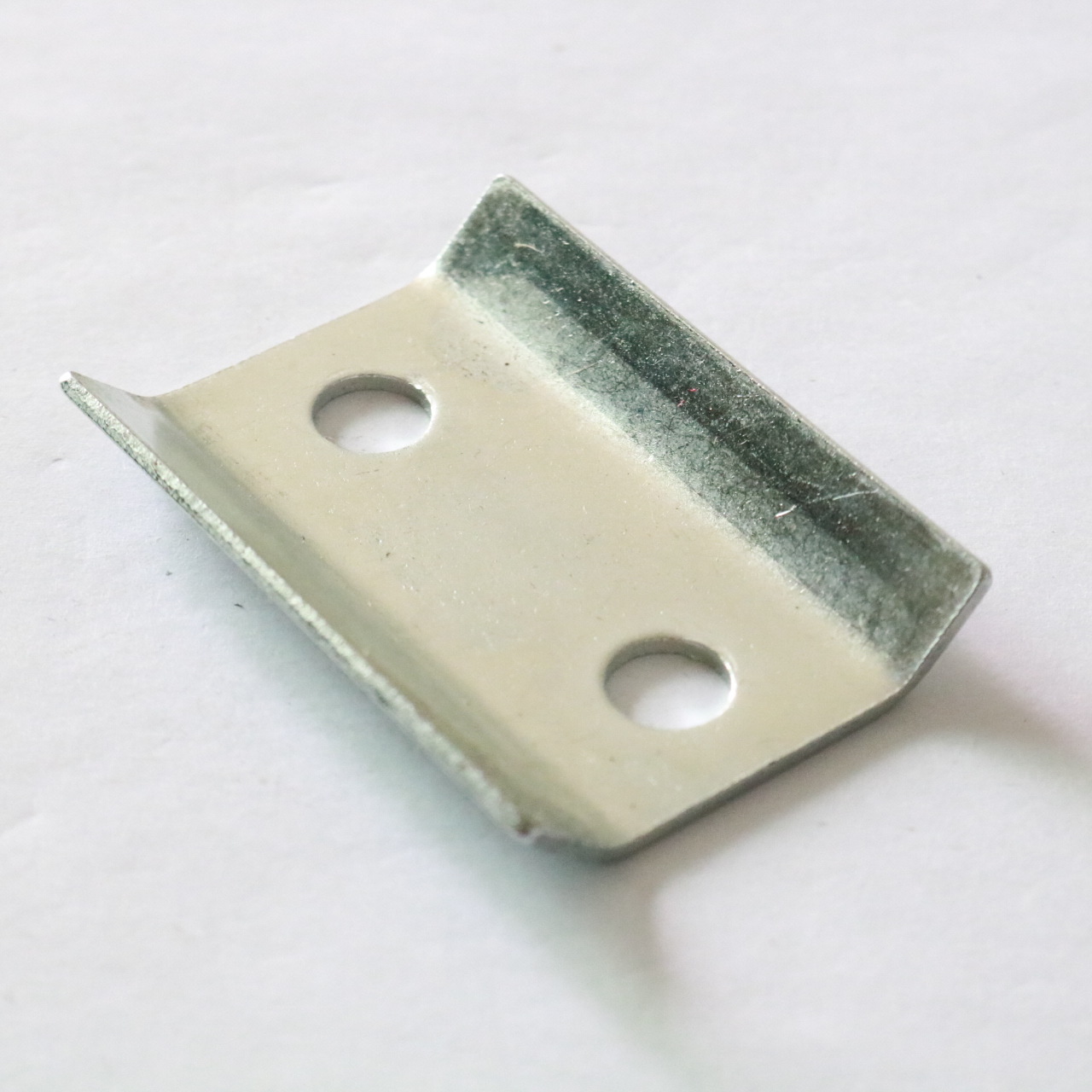 厂家供应u形固定片含孔_照明灯吊装支架加工定做