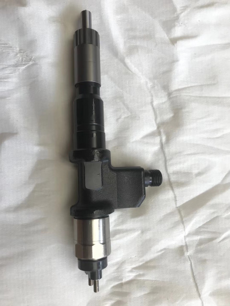 电装喷油器095000-1520/8630/8-98243863-0五十铃4hk1日立挖机