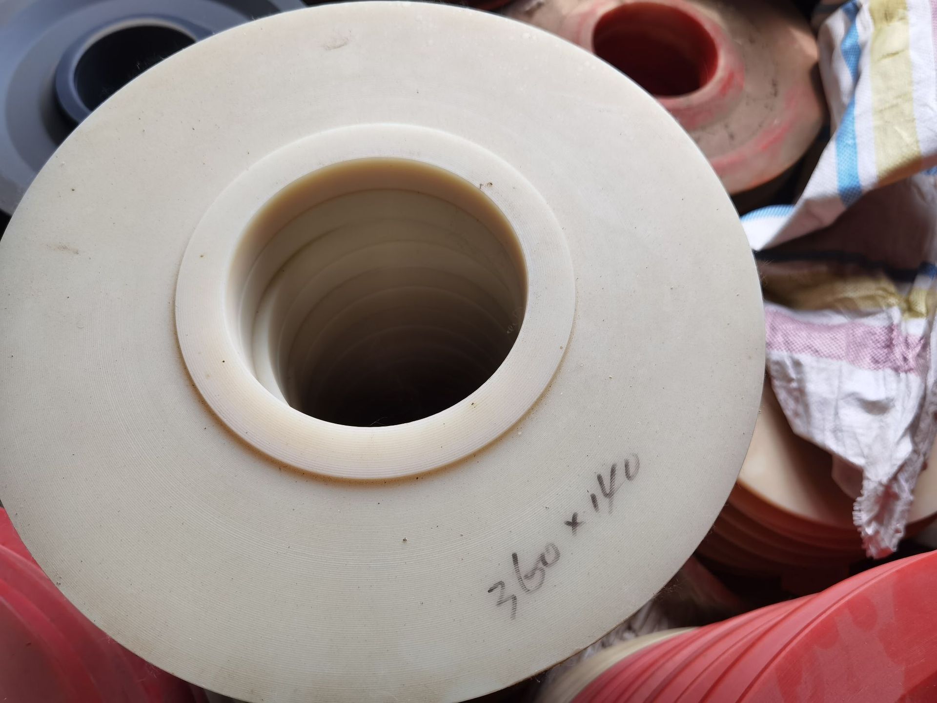 塔吊起重机滑轮 塔机滑轮 排绳轮定做生产 高耐磨吊车尼龙滑轮