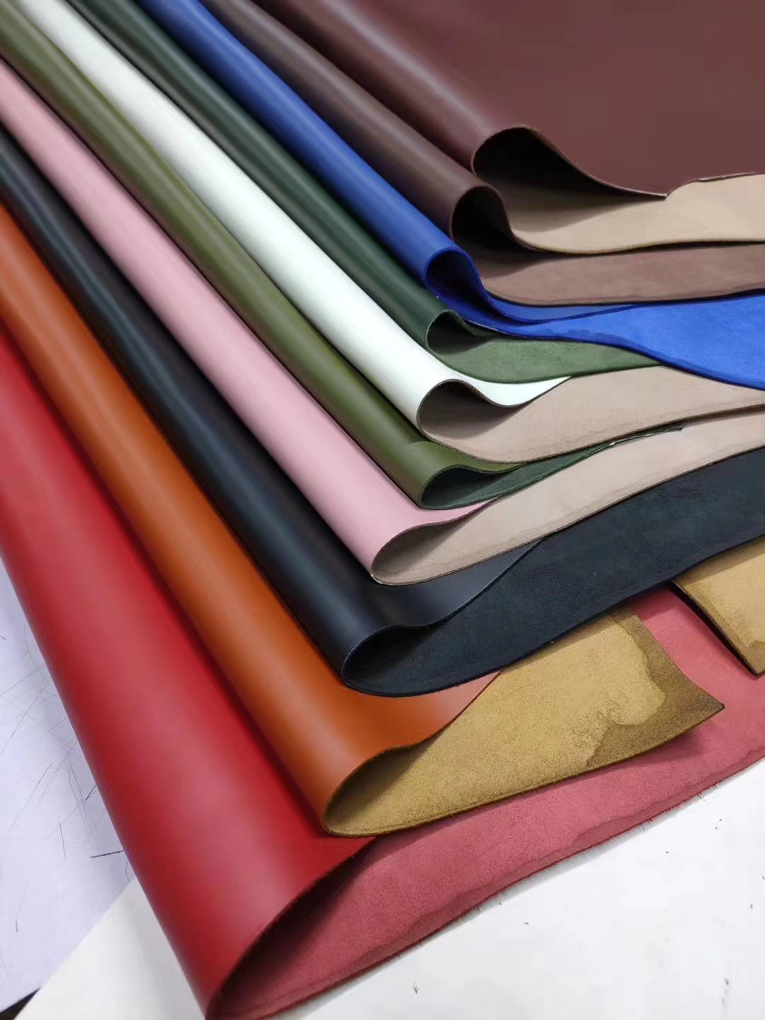 供应二层皮无溶剂二层皮纹路多颜色可以订手感绵柔有弹性