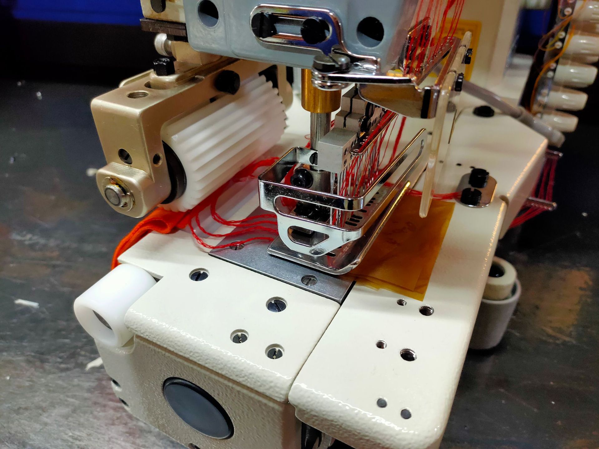 供应vc008拉腰机 十三针多针机 直驱上腰机 电脑橡筋机工业缝纫机