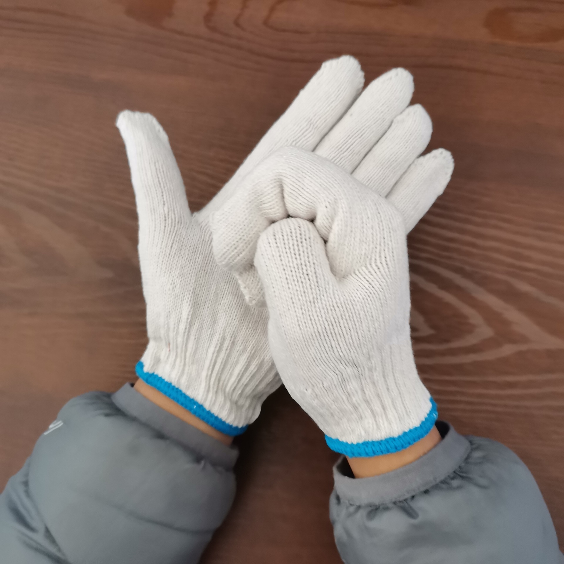 厂家直销a级灯罩棉400克 出口劳保手套 棉纱手套工地手套线手套