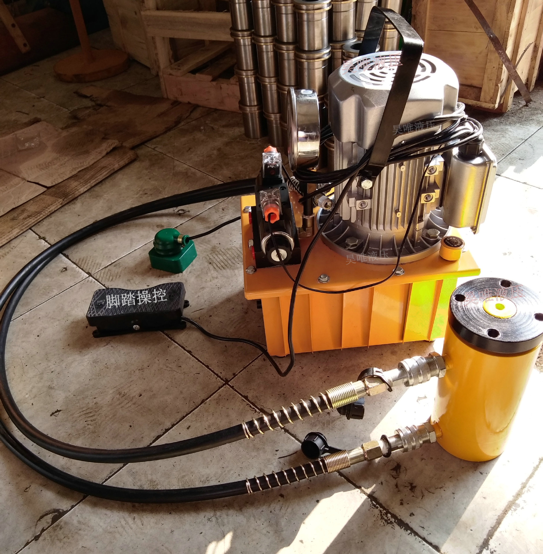 薄型液压千斤顶电动分离式单作用矮型千斤顶一拖三同步液压千斤顶