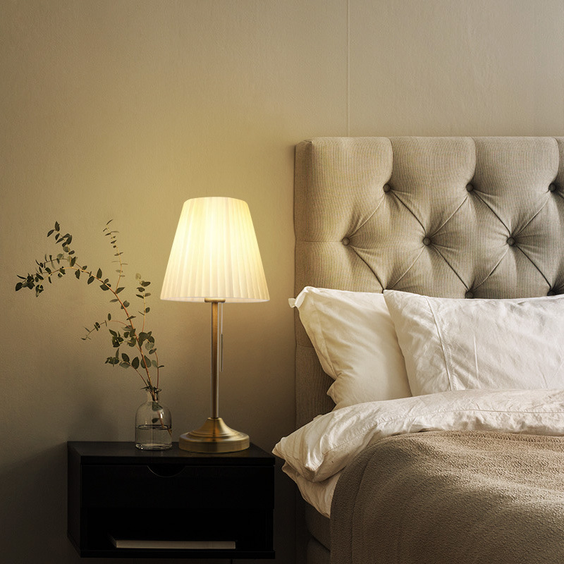 旭呈北欧ins小台灯卧室简约现代美式复古欧式轻奢温馨结婚床头灯