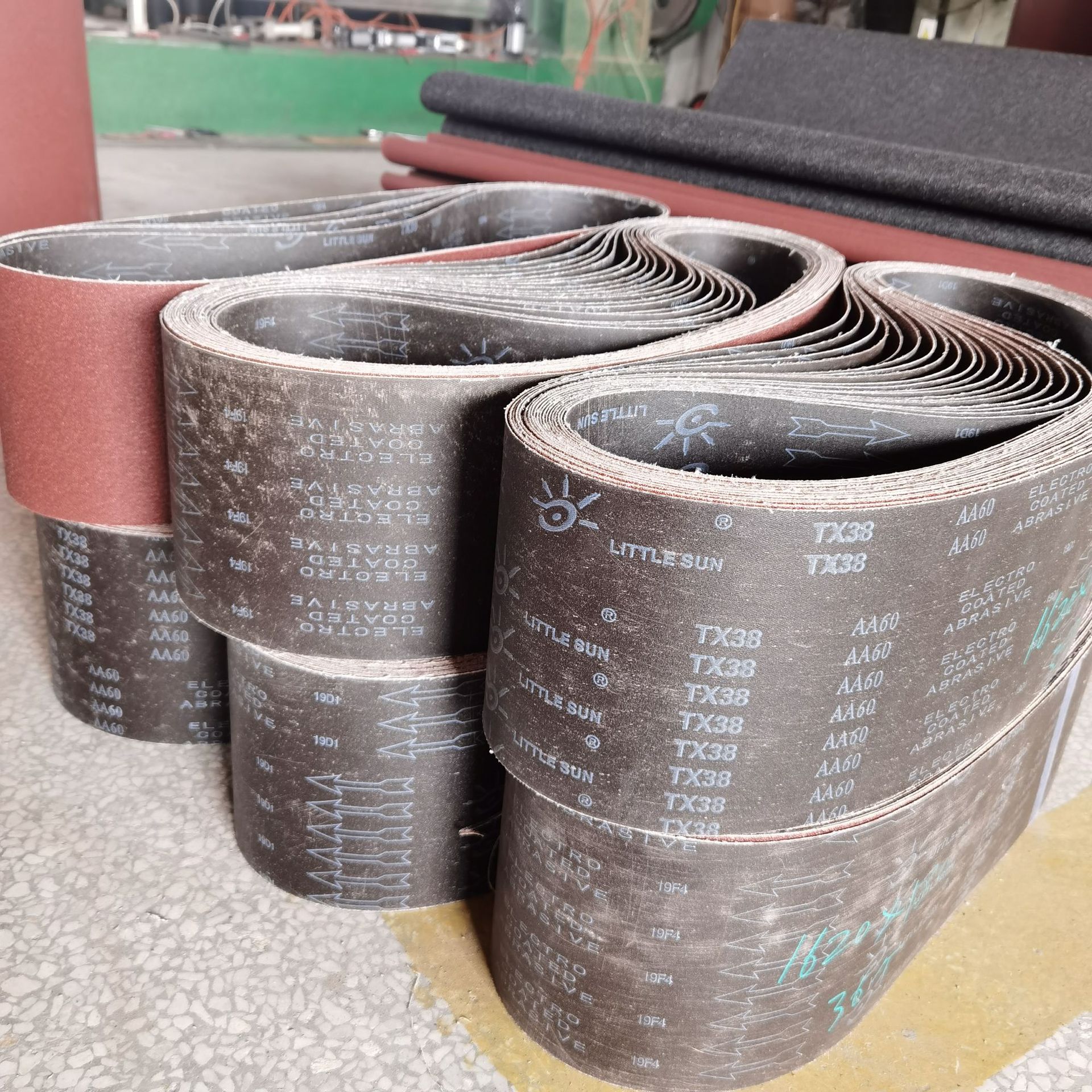 厂家直销hyd牌砂带批发现货宽砂带硬布基研磨木材金属棕刚玉砂带 高密