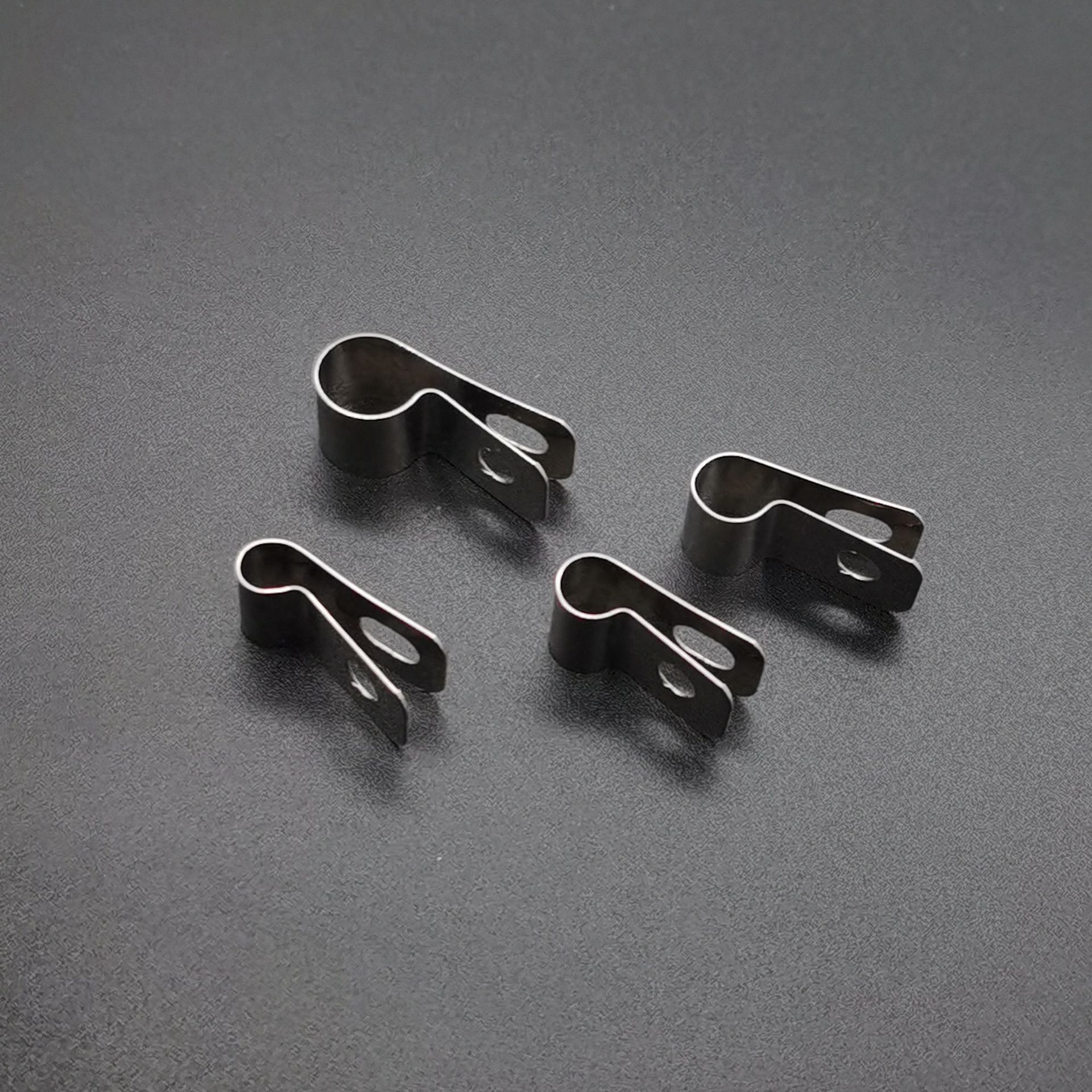 厂家直供金属r型线夹 线缆固定 理线扣 压线夹 防火电源线压板