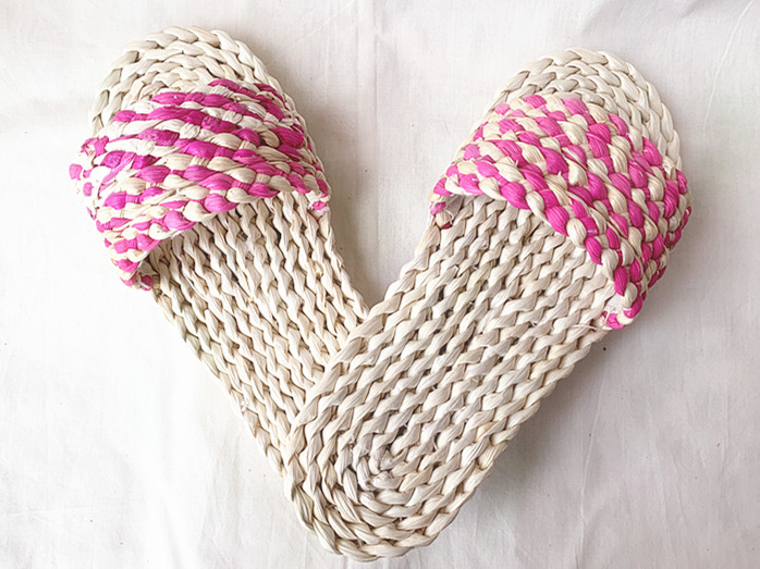 日系复古编织一字拖玉米皮草鞋男女居家室内透气按摩家居鞋沙滩鞋