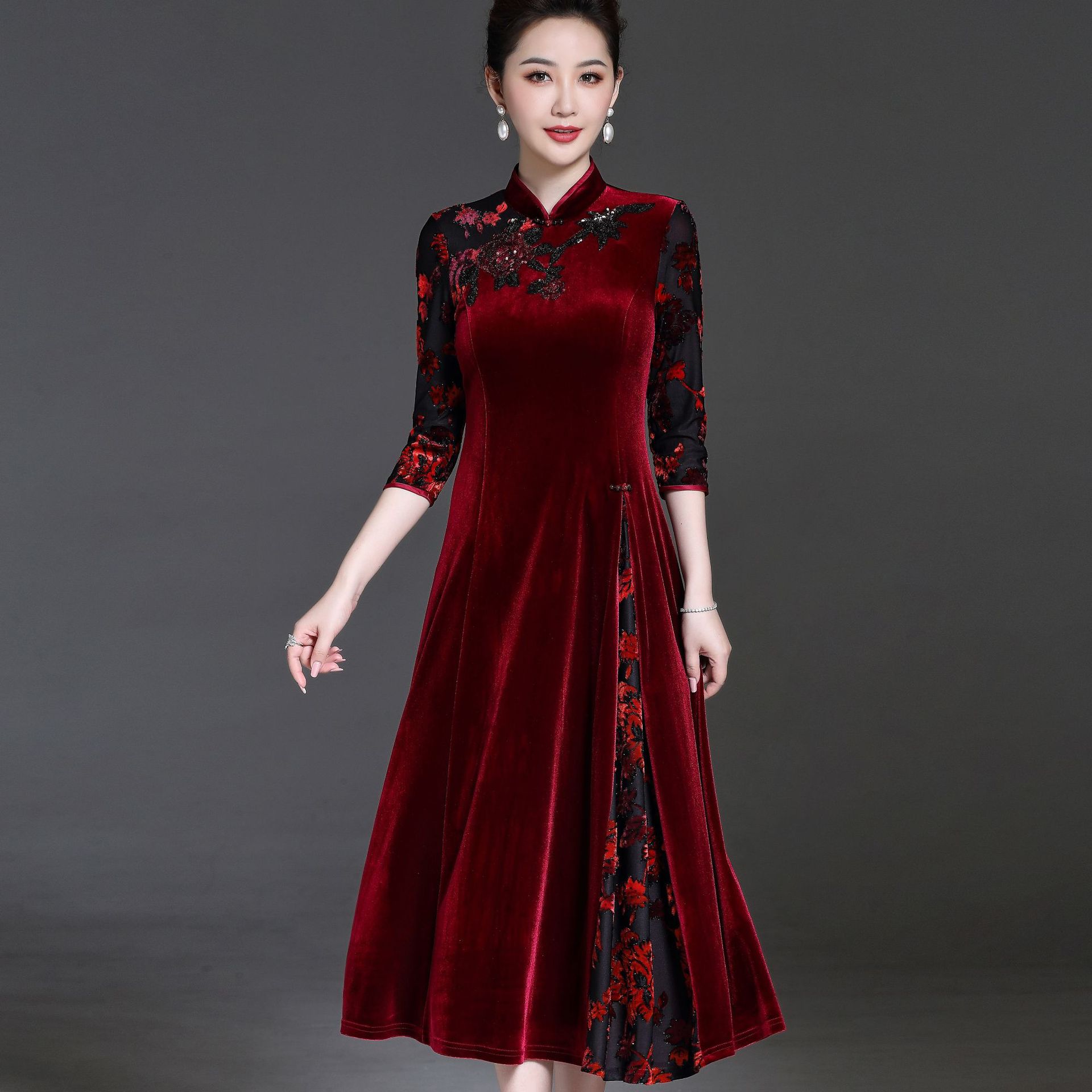 中老年金丝绒刺绣连衣裙 喜婆婆刺绣旗袍裙 婚礼宴会妈妈装旗袍服