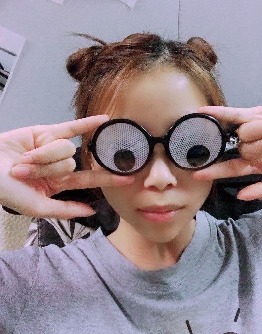 生日装扮,年会造型,酒吧蹦迪扮酷, 旅游写真摆拍等等等 ~眼镜粉色框