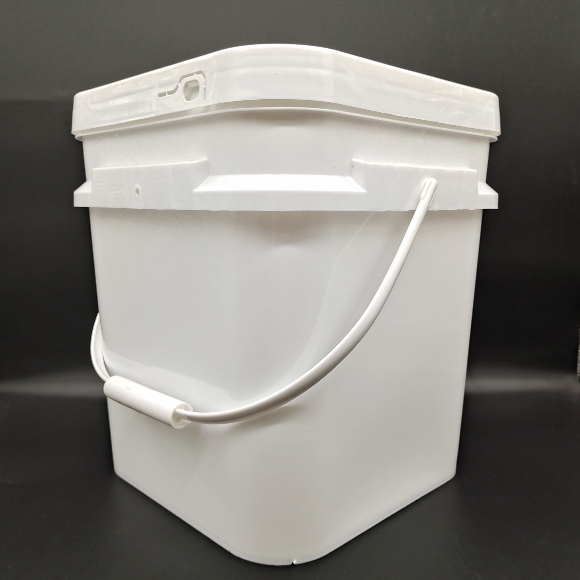 厂家供应25升塑料方形桶 化工塑料桶 防冻液桶 塑料吨桶加工定制