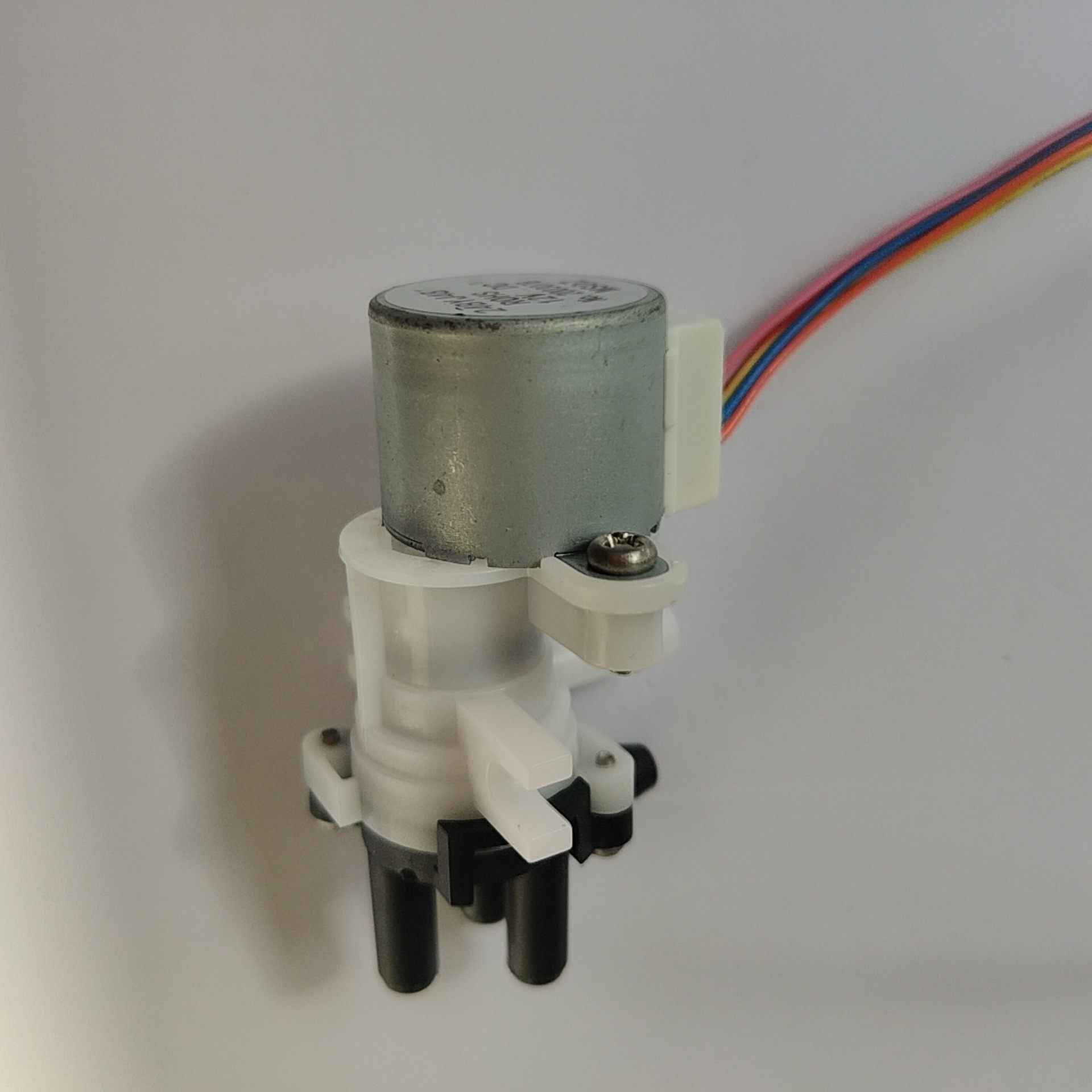 智能马桶电磁阀通用马桶配件分配阀现货二进三出