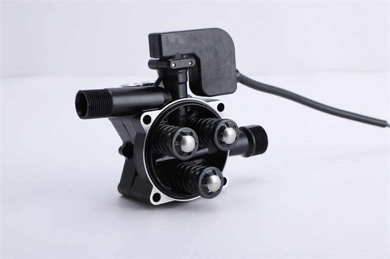 厂家直销家用手提式高压清洗机洗车器泵头洗车机泵头总成配件批发