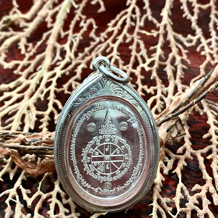 舍玛商贸2557龙婆坤大师自身派里碧纳银版含壳及d卡包邮泰国佛牌