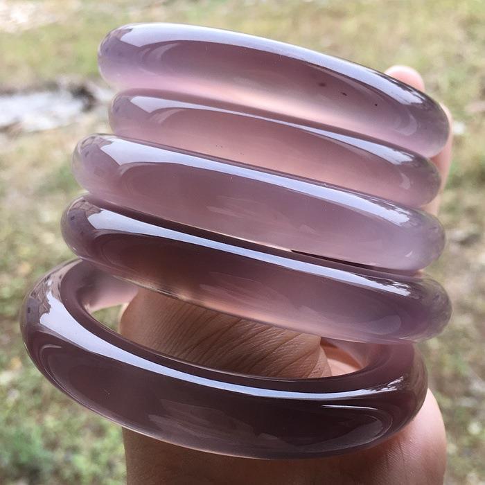 巴西帝王紫玛瑙玉髓手镯饰品强荧光水润时尚复古圆条