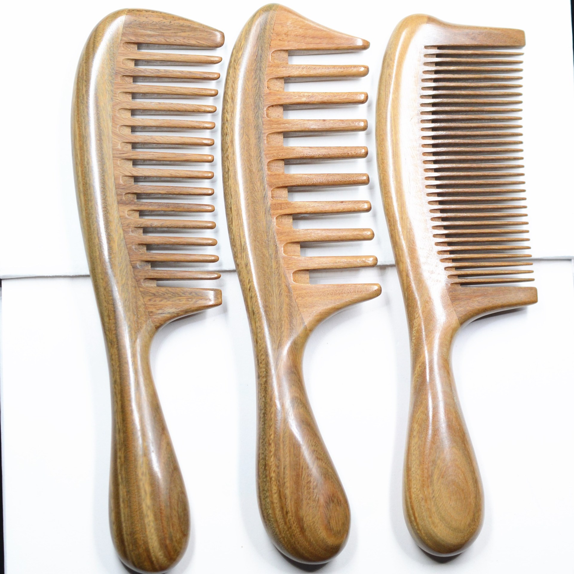 厂家直销20cm精品绿檀木梳子天然纹路按摩美发梳宽齿卷发梳批发