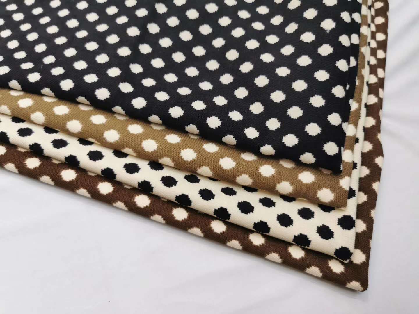 现货供应秋冬新款斜纹磨毛印花布 280克女装裙子外套涤氨纶面料