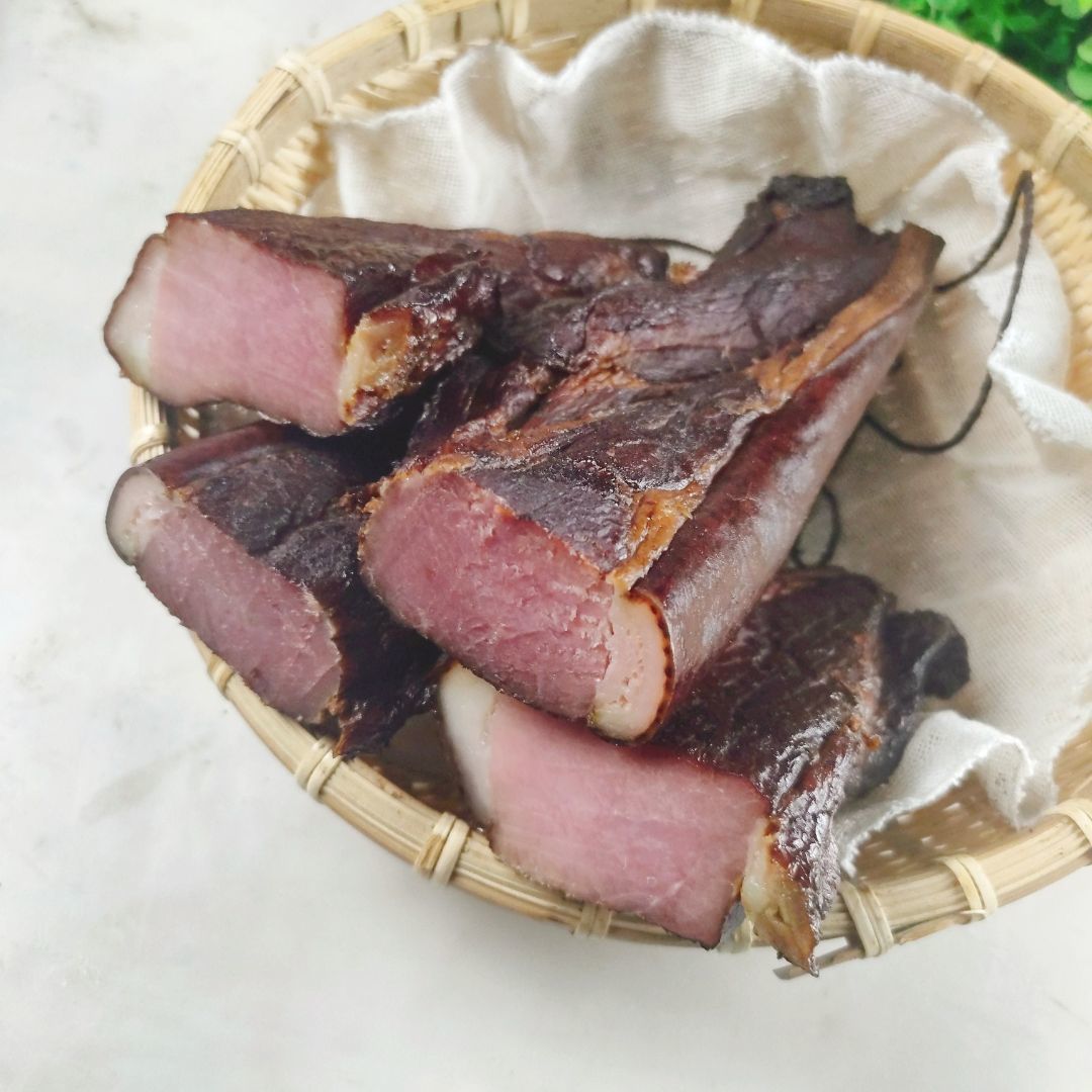 湖南传统工艺柴火熏制腊肉偏瘦后腿肉烟熏黑五花肉烟熏腊味土特产