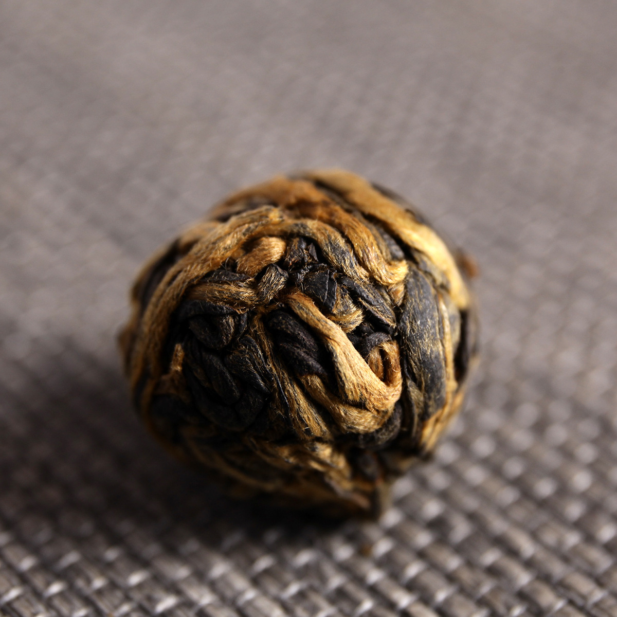 厂价批发云南凤庆滇红茶叶散装迷你小沱茶红绣球滇红龙珠手工沱茶