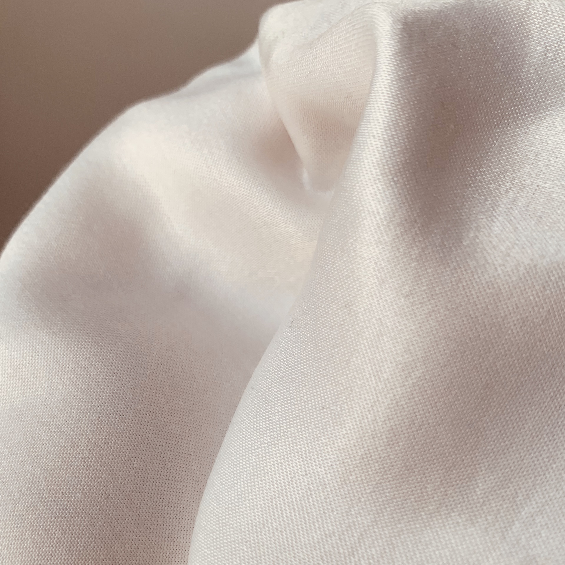 现货 天丝缎面绒感雪花缎涤棉混纺布料 女装时装衬衫连衣裙面料