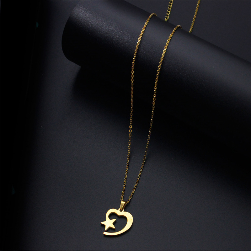 Europe and America Cross Border Ornament Heart-Shaped Necklace Necklace Women's Stainless Steel Mini and Simple Love Star Pendant Clavicle Chain