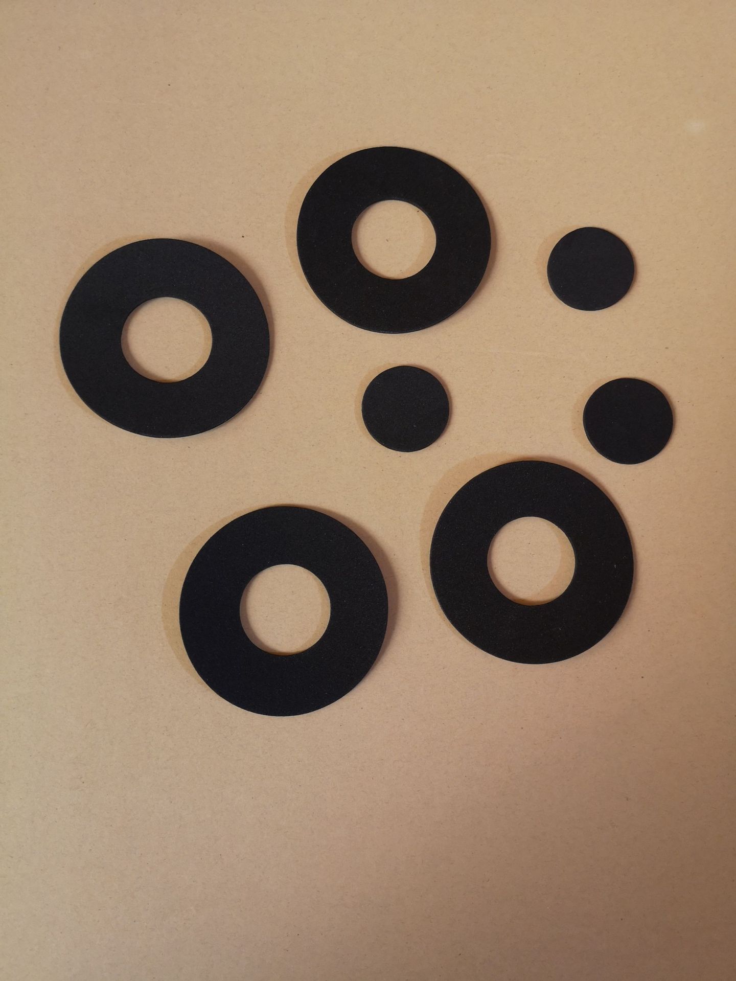 供应耐油橡胶垫 圆形橡胶垫 防滑防震橡胶垫 欢迎订做